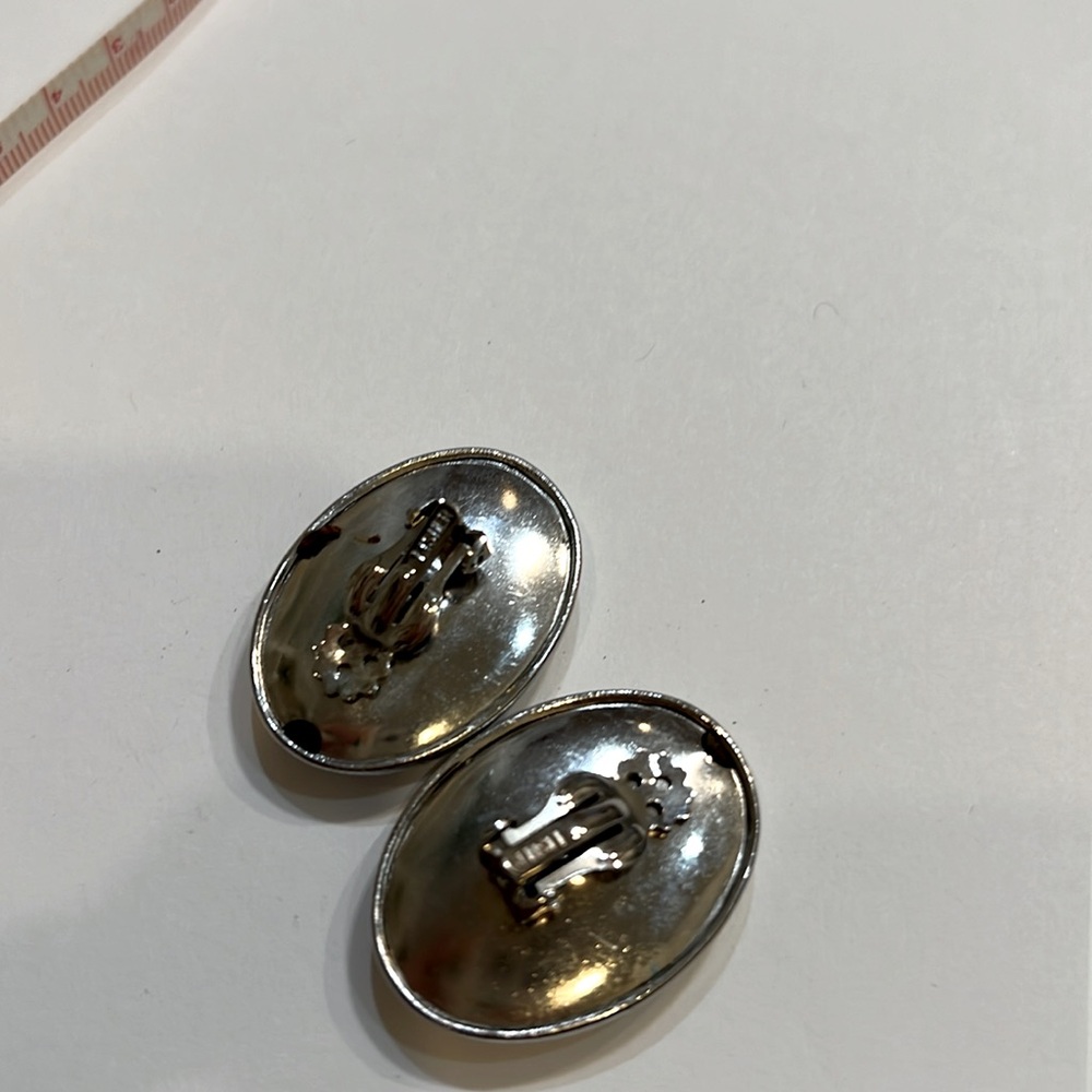 Earring - Picture 3 of 3